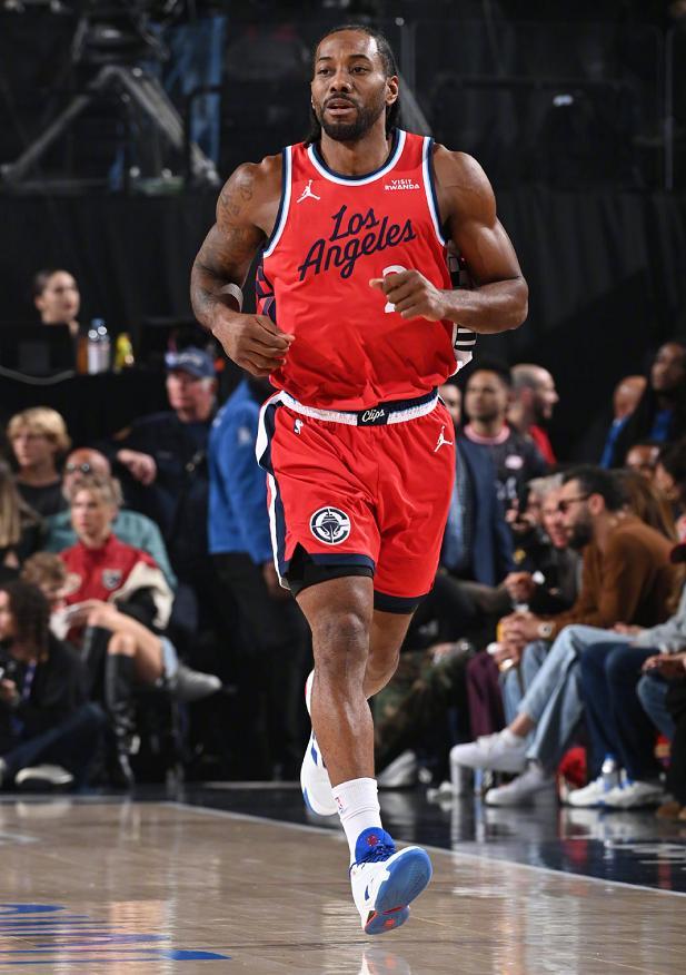 开云体育网站-贝恩36分状元郎准三双，小卡37+8+4+3+2难救主，魔术险胜快船