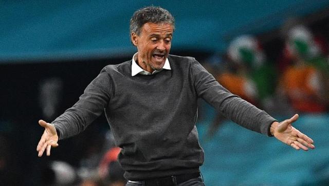 恩里克:莫拉塔带伤要求射点球 卢卡库给我启发